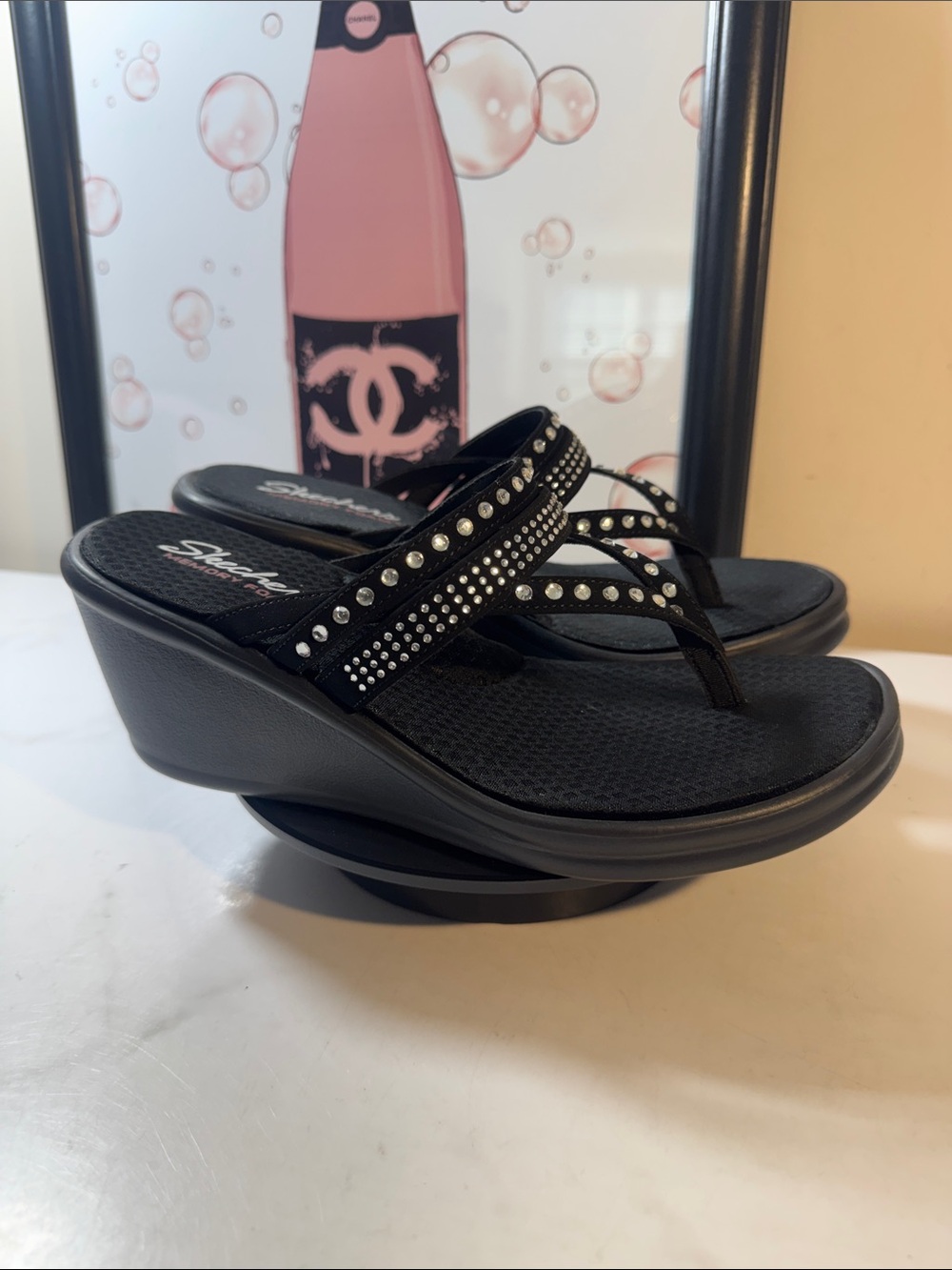 New Skechers Rumblers Black Rhinestone Wedge Thong Sandals - Women’s Size 8.5